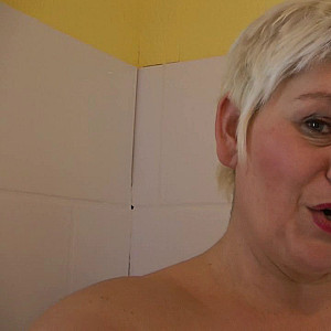 First Image Of annadevot's Video - Annadevot - Ich bin dein blondes Pissluder