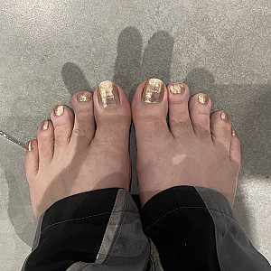 Lackierte Zehen in diversen High Heels Galeriebild
