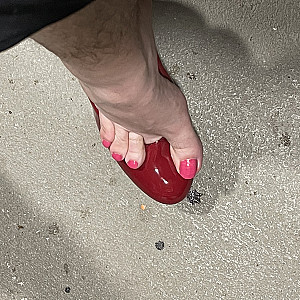 Lackierte Zehen in diversen High Heels Galeriebild