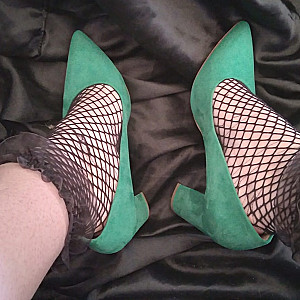 Sexy high heels in green gallery image