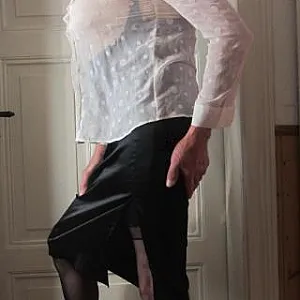 Allerlei , Miederwäsche , Bluse und Rock Galeriebild