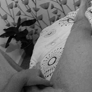 Me in full body view gallery image