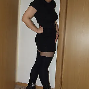 Meine geile Ehefrau zeigt es Euch Galeriebild