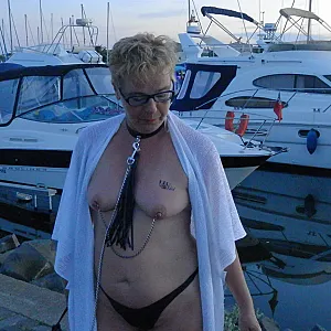 Das erste Bild von schwafo62's Galerie - Bad Girl mit Leine