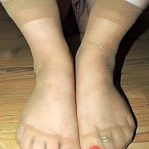 Fotze,Titten mit Nylonsöckchen in Birkis Galeriebild