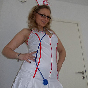 nurse special treat 2 Galeriebild