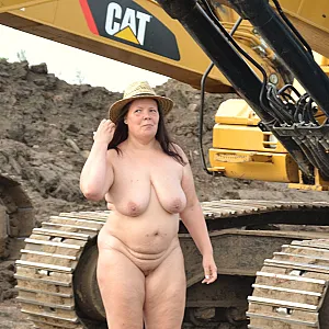 Das erste Bild von crazy1963's Galerie - Nackt am Bagger