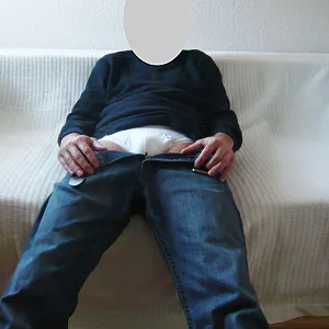 strip auf dem sofa Galeriebild