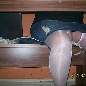 Am Esstisch mit zwei Frauen Galeriebild