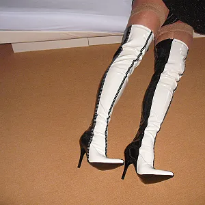 First image of Bi-DWT RZ's Gallery - The new overknees