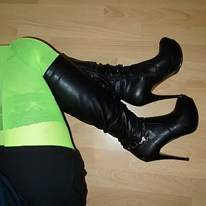 black yellow fun gallery image