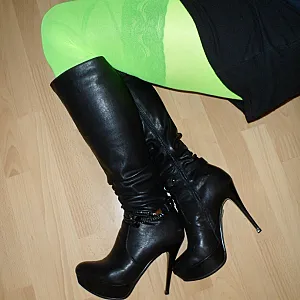 black yellow fun gallery image