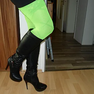 black yellow fun gallery image