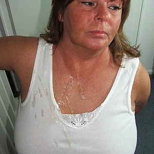 Das erste Bild von sylviasm's Galerie - Angespritzes T-Shirt