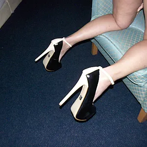 short hoildays gallery image