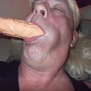 Mit der Flasche gefickt Galeriebild