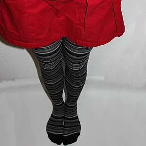Mein Alter Ego: Amy mit rotem Rock Galeriebild