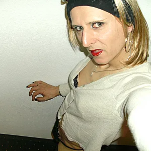 Crossdressing gallery image