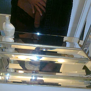 Dessous gallery image