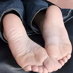 Feets gallery image