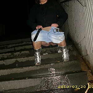 outdoor pee gallery image