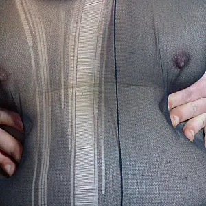 Bondage - in zerfetzem Body+Nippelklemme1 Galeriebild