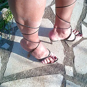 Lady V 's summer shoes gallery image