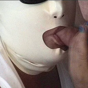 Peeing, sucking and jerking off part 2 gallery image