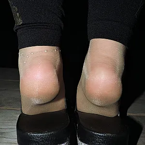 Nylon feet und sexy Plateau Birkis gallery image