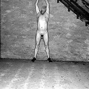 Nackt auf dem Speicher Galeriebild