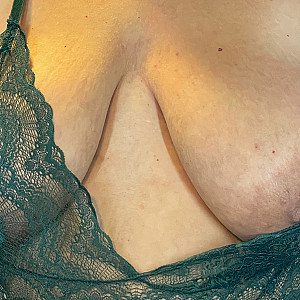 First image of Chrissy_91's Gallery - horny tits and cunt