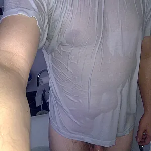 Mr. wet T-Shirt gallery image