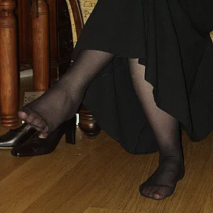 Album 02 Wife Nylon Legs and Feet #2 Galeriebild