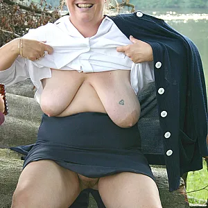 Das erste Bild von fabienne10's Galerie - moi nue en exterieur