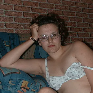 Junge geile Studentin sucht...4 Galeriebild