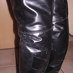 Strumpfhosen Stiefel und Kleider Schrank Galeriebild