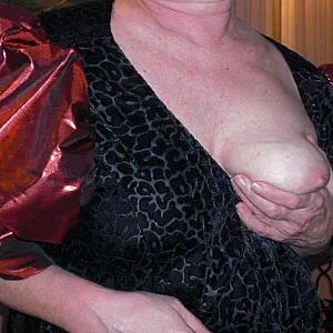 Im Kleid der Nacbarin Galeriebild