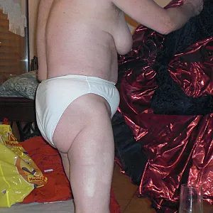 Im Kleid der Nacbarin Galeriebild