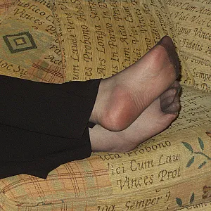 Album 02 Wife Nylon Legs and Feet #1 Galeriebild