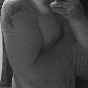 me 29 yo looking gallery image