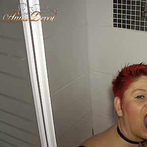 First Image Of annadevot's Video - Piss Schwanz saubergeleckt und geblasen