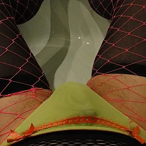 pee gallery image