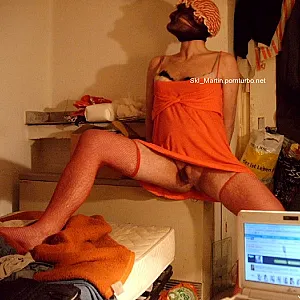 I appreciate wearing female clothes gallery image