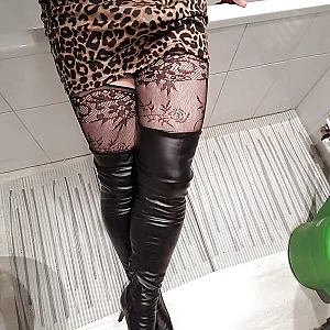 overknees gallery image