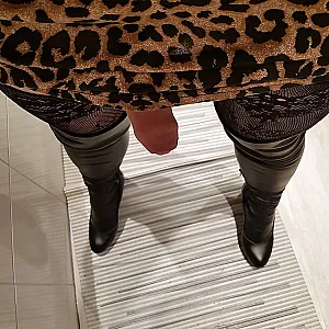 overknees gallery image