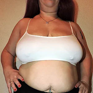 Zeigegeil Titten Arsch Fotze in Leggins Galeriebild