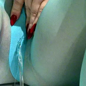 nylon pee gallery image