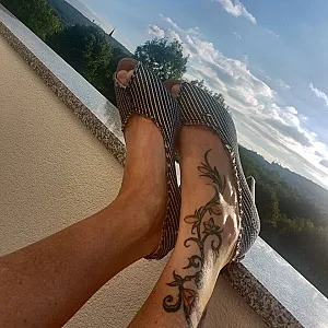 my feets gallery image