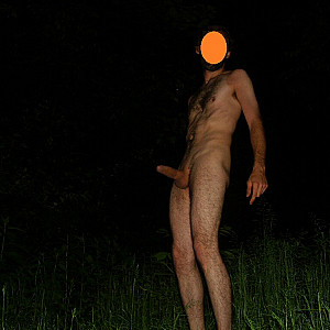 Das erste Bild von nackterfreund69's Galerie - Nackt im Wald