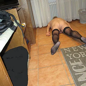 Sklave im Hotelzimmer 11 Galeriebild
